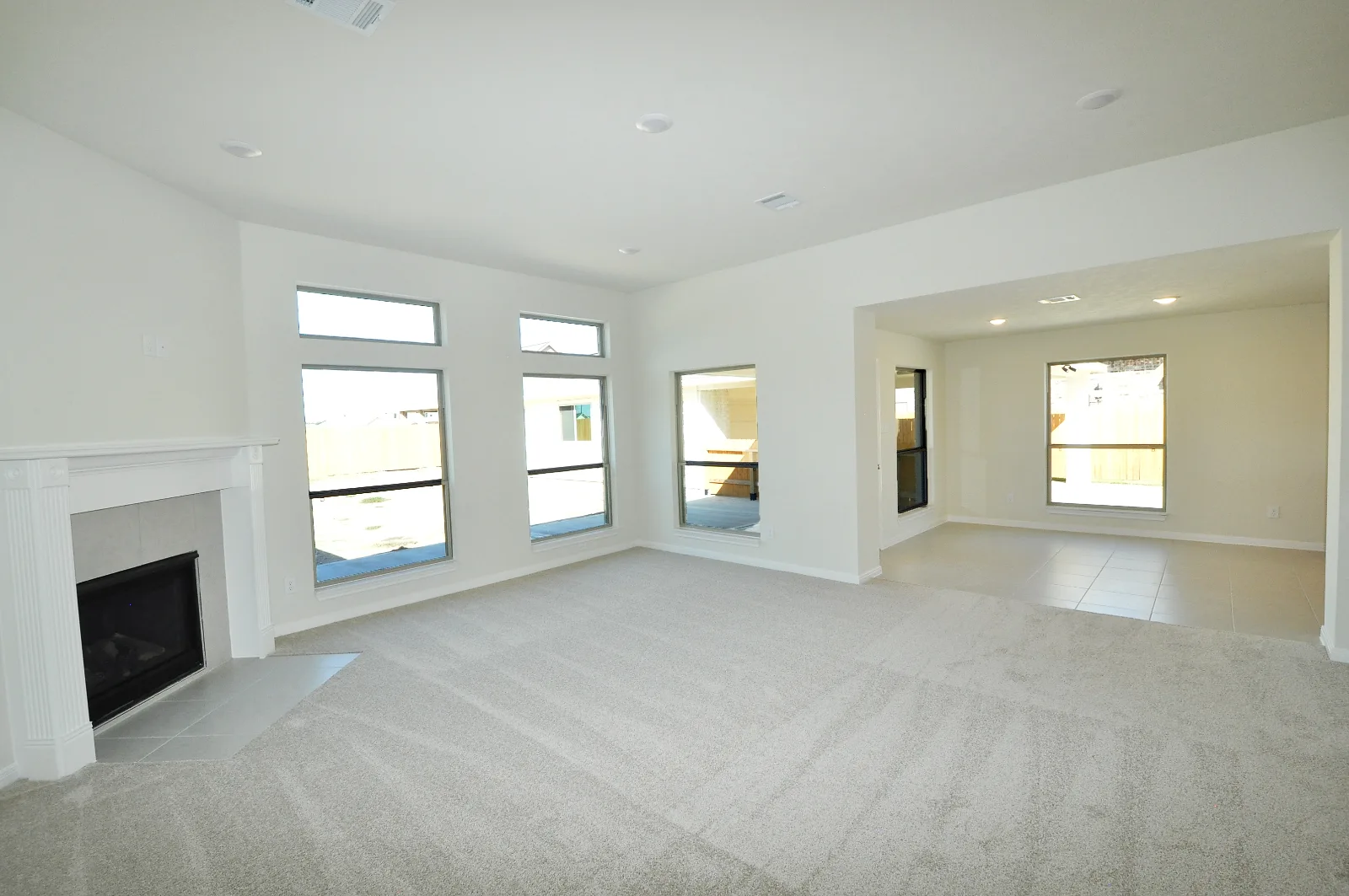 Photo 5 of the Cervelle home at 2210 Ensenada Drive, Pedregal South, League City, Texas