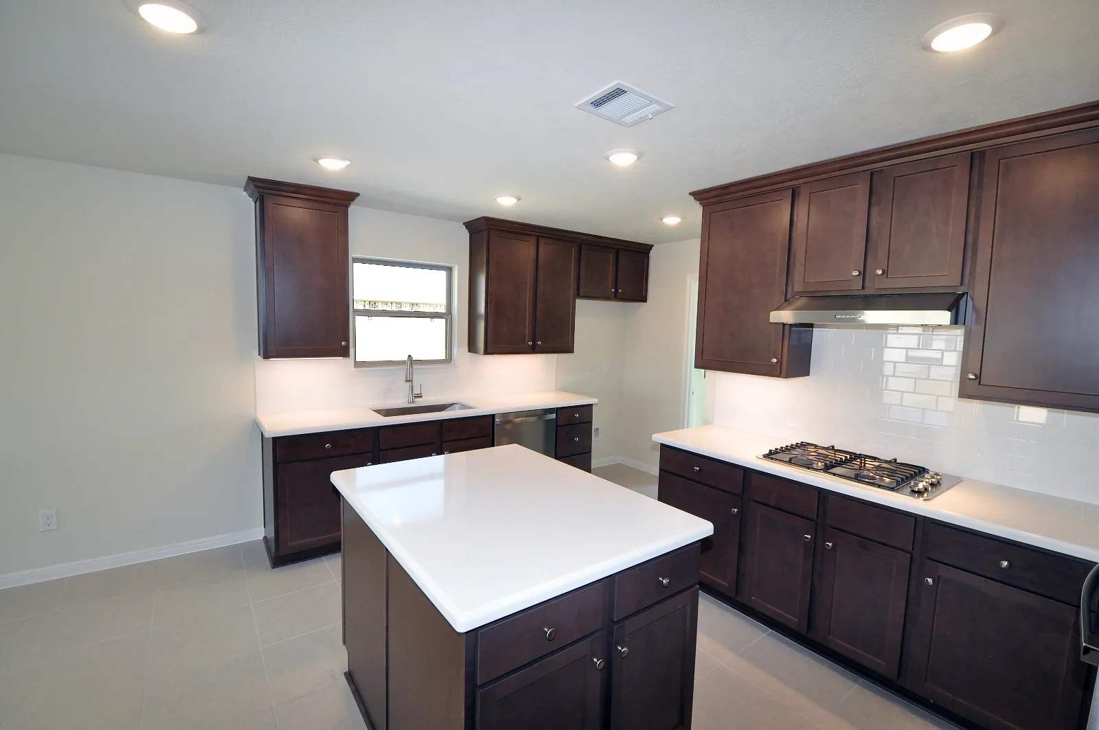 Photo 8 of the Cervelle home at 2210 Ensenada Drive, Pedregal South, League City, Texas